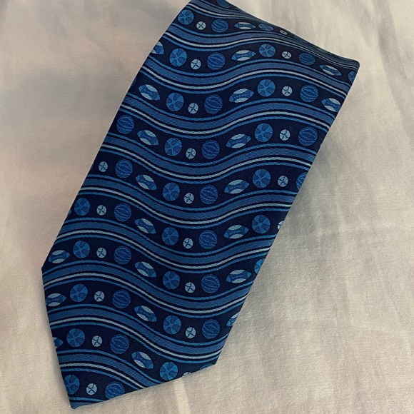 Pineda Covalin “Casa de Amistad para Niños con Cáncer” Silk Tie - Picture 1 of 4